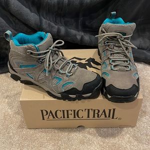 Pacific Trail dark taupe Diller hiking boots, size 9